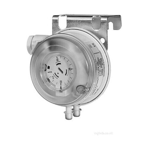 Датчик-реле Siemens перепада давления по воздуху QBM81-5 на диапазон 50-500 Па, перекидной контакт